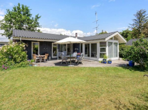 Holiday Home Elva - 150m from the sea by Interhome, Bogø By